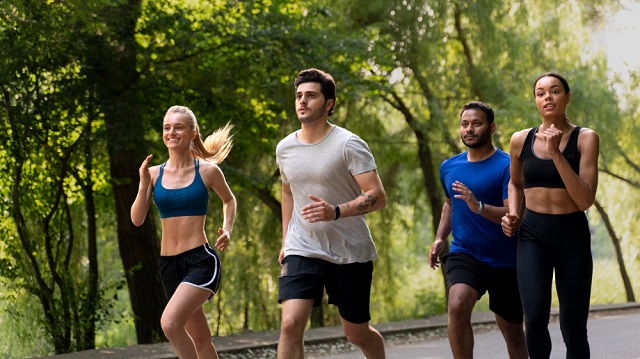 people running together